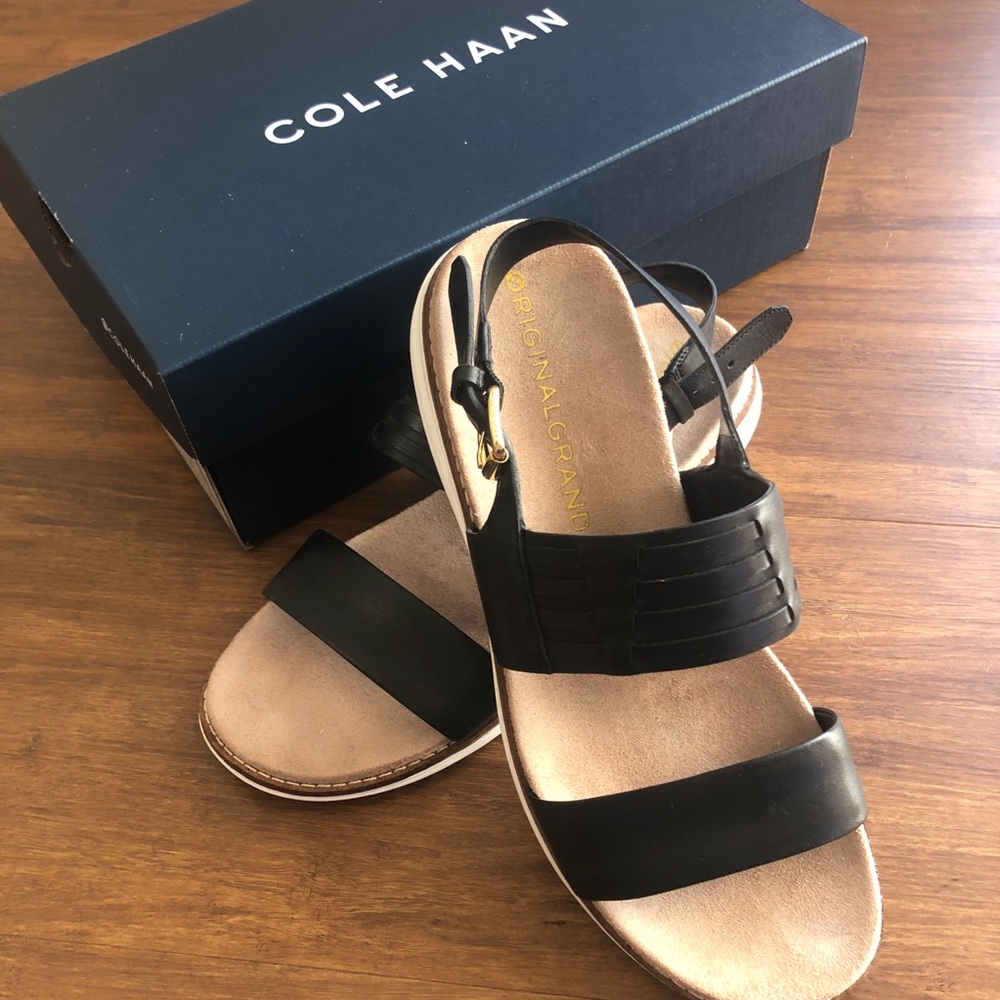 Cole Haan black leather sandals size 7.5
